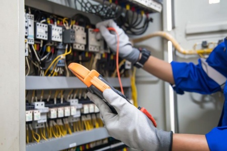 Rénovation électrique, quels travaux prioriser pour votre sécurité ?